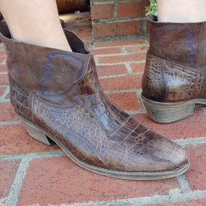 Free People alligator  Boots